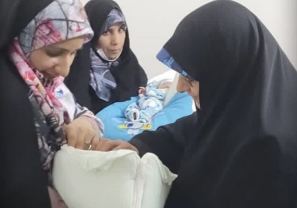 ۴ قلوهای یزدی خانه هدیه گرفتند