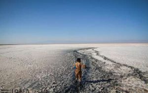 مجتبی گهستونی(پژوهشگر و فعال میراث فرهنگی کشور): زیاده خواهی مافیای اقتصادی در شهرستان‌ بندرماهشهر برای احداث حوضچه های نمک این شهر را غیر قابل سکونت میکند
