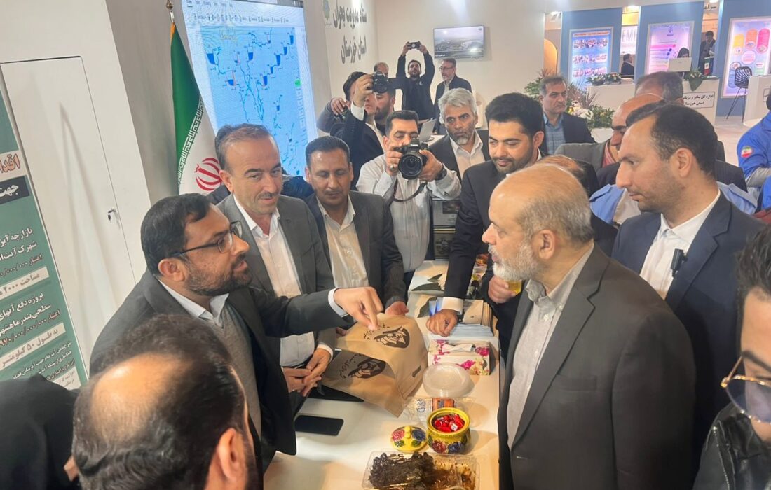امین بهبهانی اسلامی رئیس شورای اسلامی شهر بندر ماهشهر خطاب به وزیر کشور:* *شهرستان بندر ماهشهر تمامی ویژگی های شهرستان ویژه شدن را دارد،دولت محترم نسبت به این مطالبه مردم اقدام عاجل نماید.*