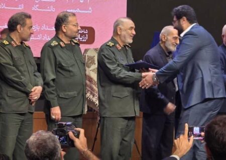 تقدیر فرمانده کل سپاه از مدیرعامل پتروشیمی مارون